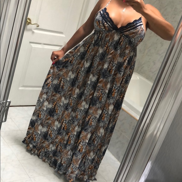 LAST 1! OFF WHITE NAVY FLORAL MAXI DRESS! - Picture 2 of 7